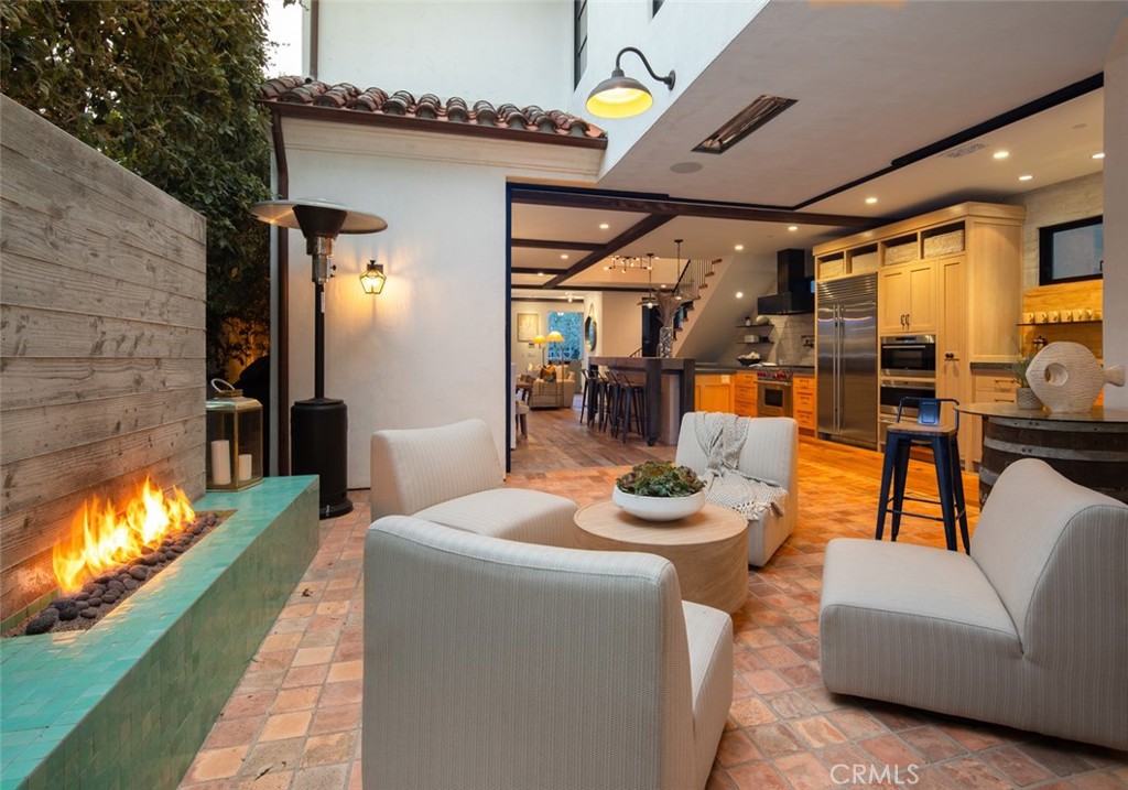 Corona del Mar North of PCH (CNHW) - Residential