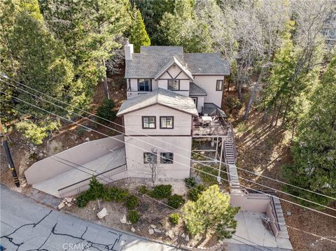 Photo of 965 Sandalwood Drive, Lake Arrowhead, CA 92352 (MLS # IG26101407)