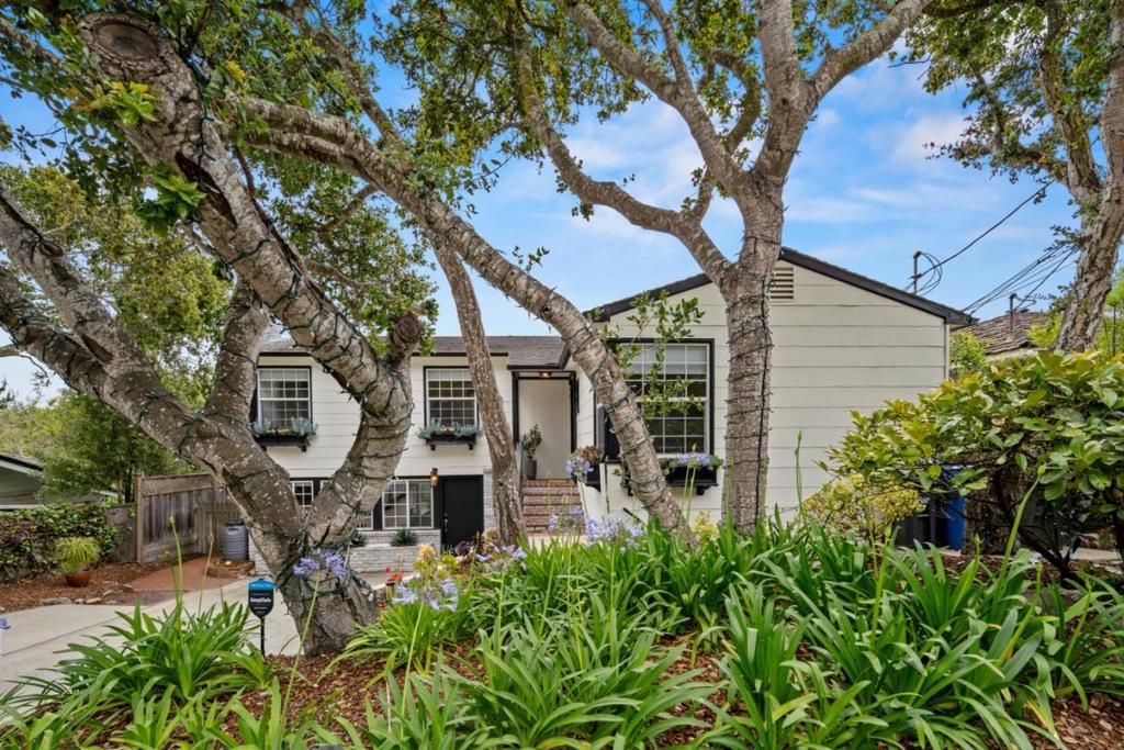 Photo of 0 5th Avenue 3 SE of Perry Newberry Way, Carmel, CA 93921 (MLS # ML82024518)