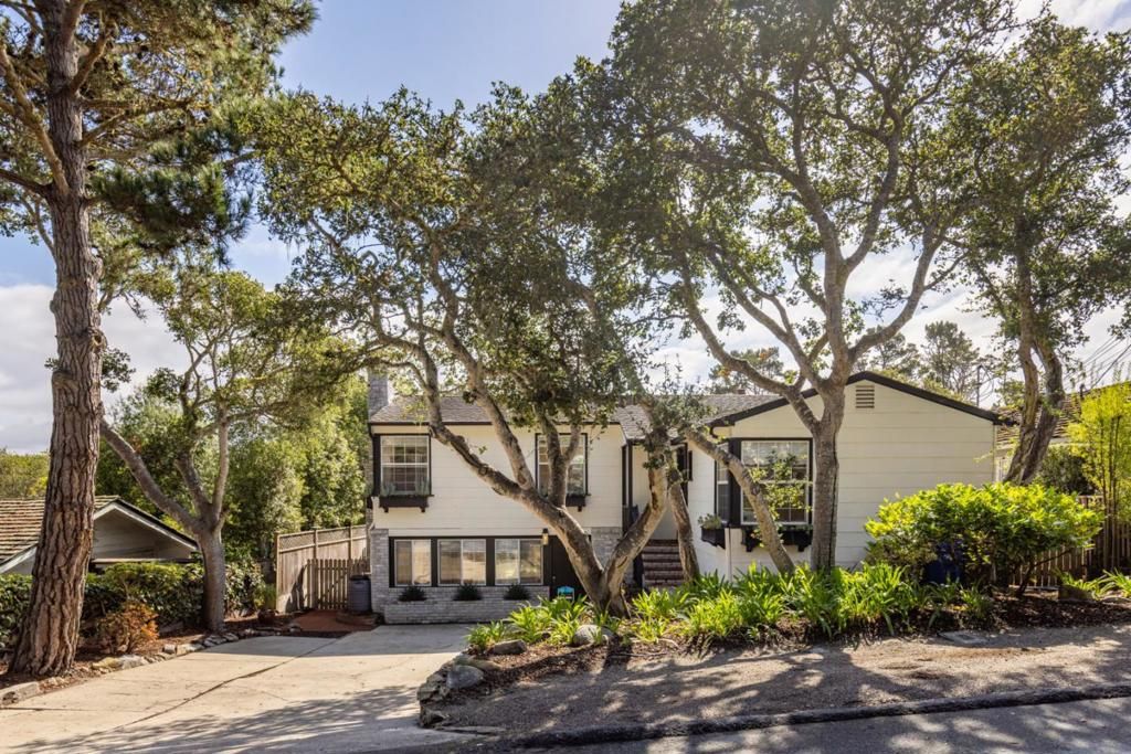 Photo of 0 5th Avenue 3 SE of Perry Newberry Way, Carmel, CA 93921 (MLS # ML82024518)