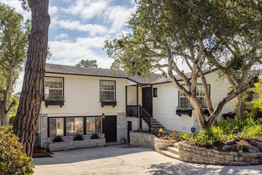 Photo of 0 5th Avenue 3 SE of Perry Newberry Way, Carmel, CA 93921 (MLS # ML82024518)