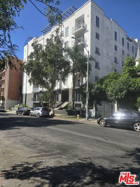 Photo of 733 S Manhattan Place #604, Los Angeles, CA 90005 (MLS # 26662273)