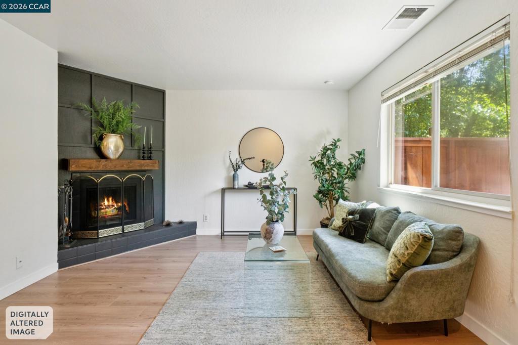 225 Mayhew Way 5