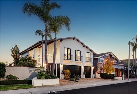 Photo of 4072 Morning Star Dr, Huntington Beach, CA 92649 (MLS # OC25264734)