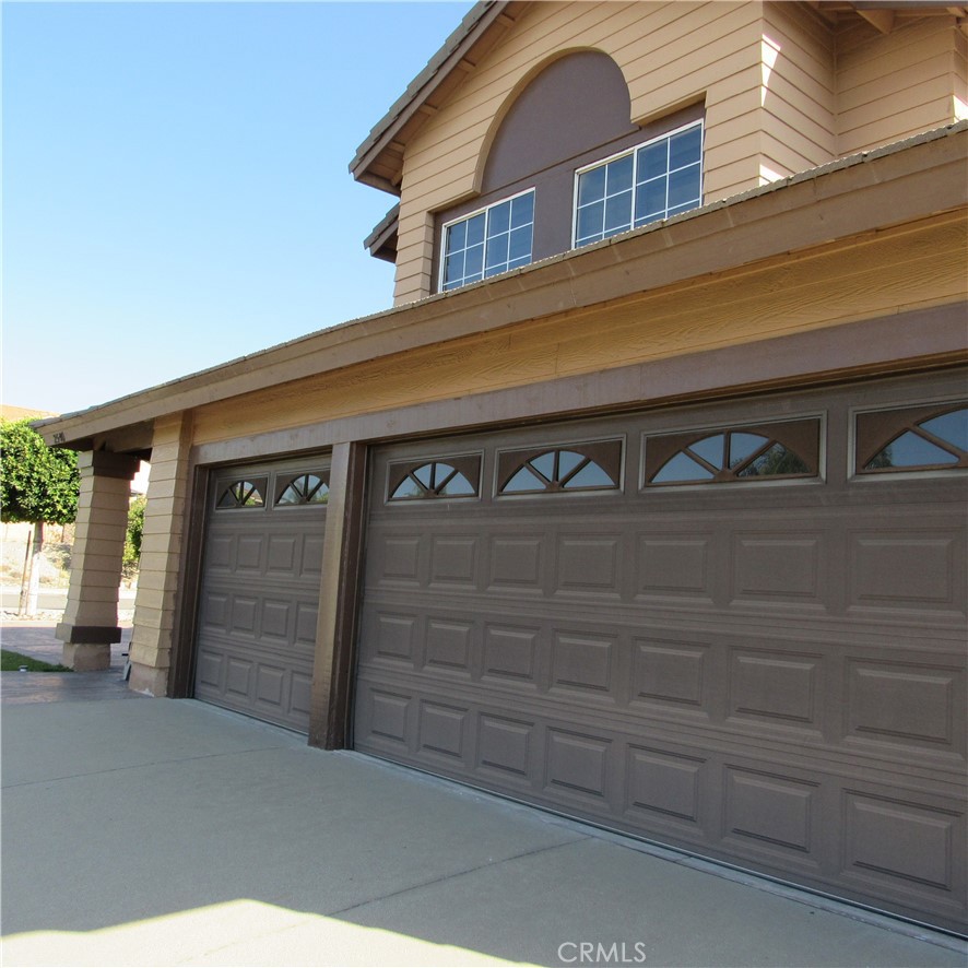 2540 W Via Bello Drive