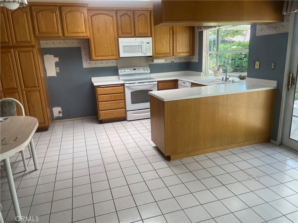 1463 Avenida Loma Vista