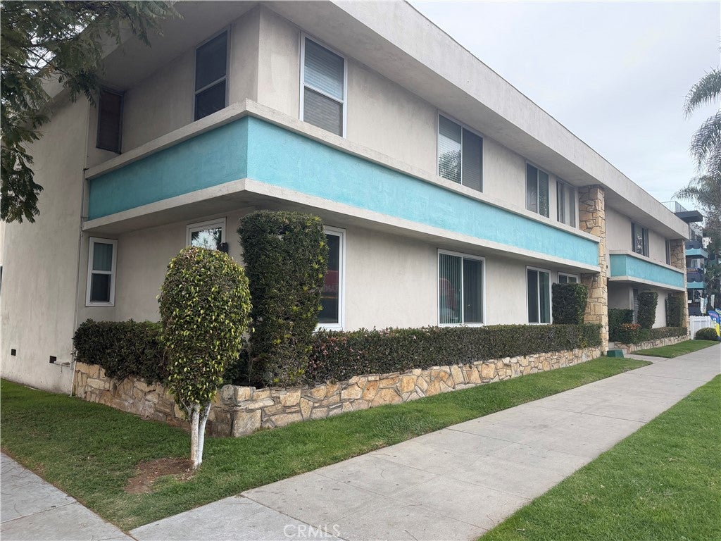 1101 E Ocean Blvd