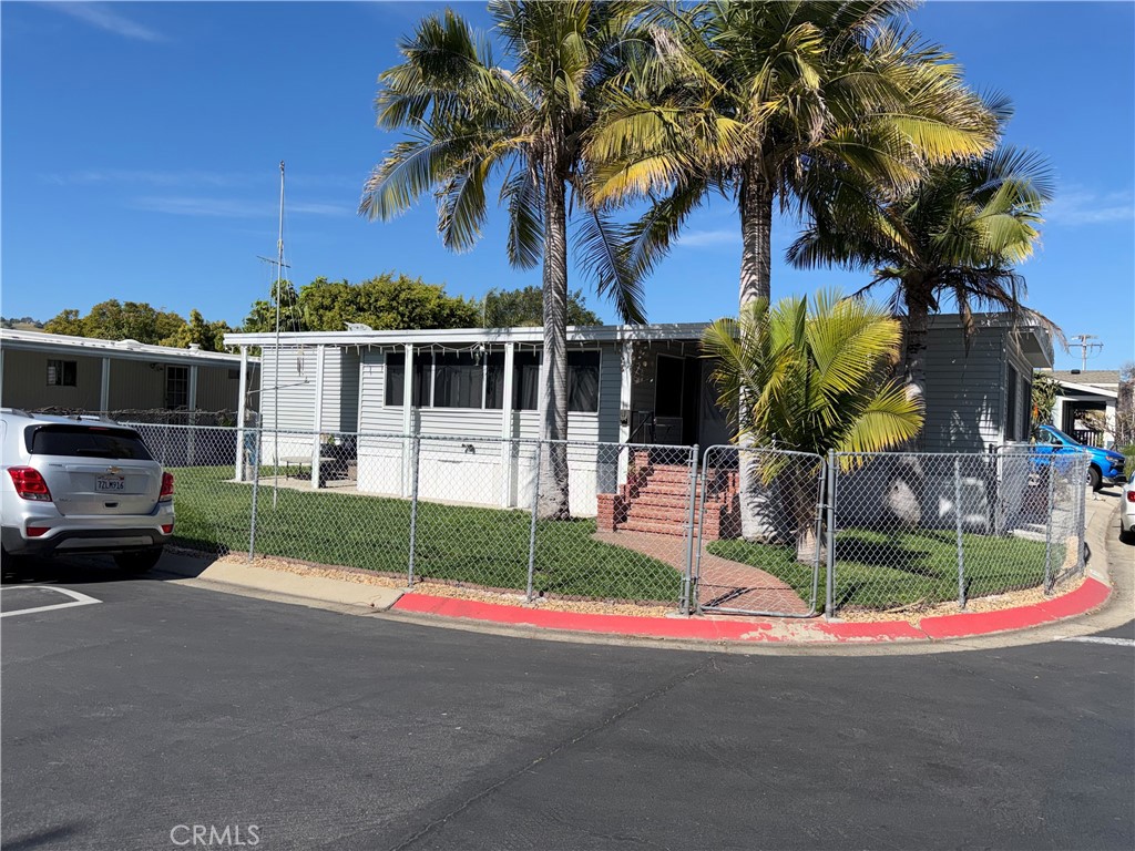 32742 Alipaz Street 75