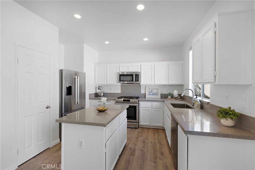 23 Amoret, Irvine CA 92602 - Photo 12