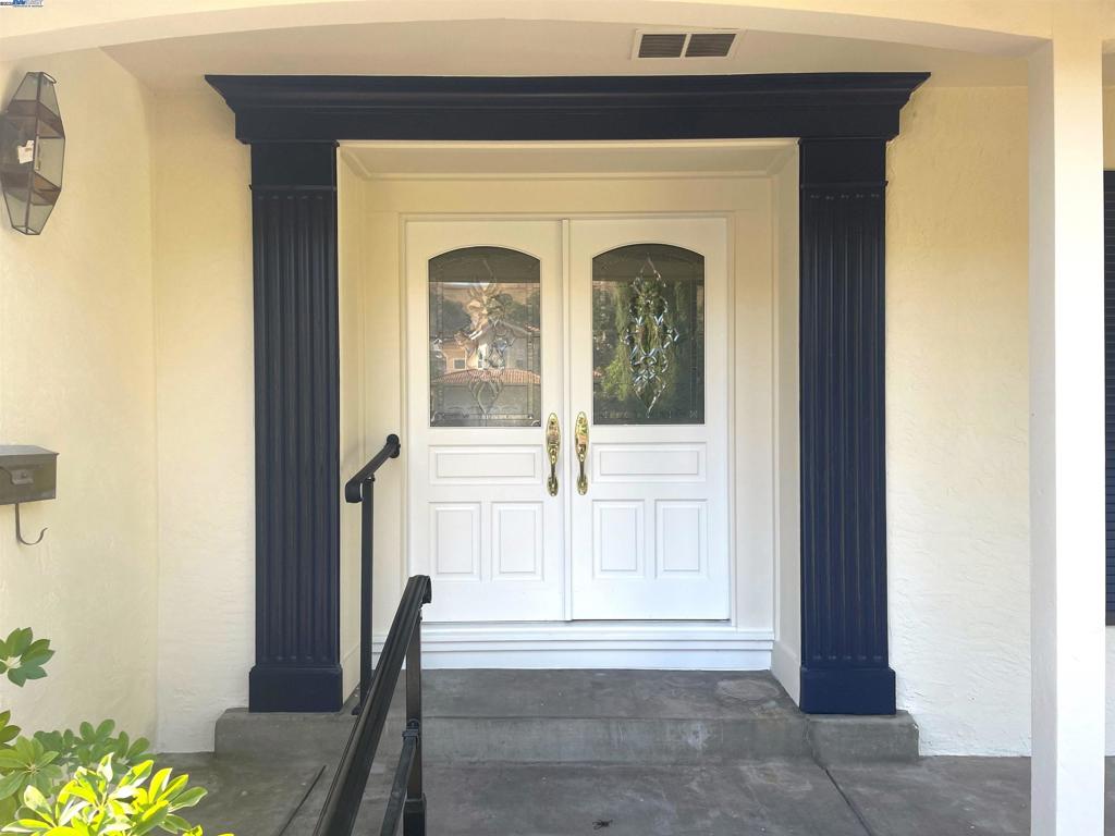 41997 Via San Gabriel