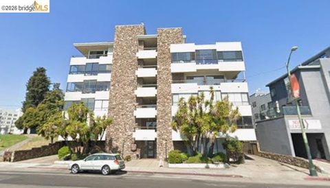 Photo of 1830 Lakeshore Avenue AVE #207, Oakland, CA 94606 (MLS # 41133998)