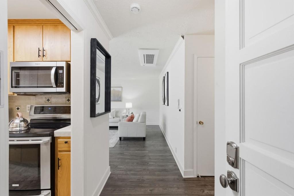 1898 Meridian Avenue 48