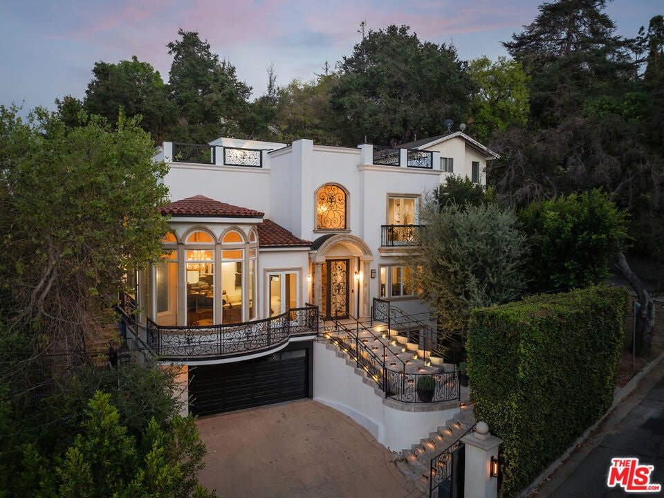 Photo of 3932 Blue Canyon Drive, Studio City, CA 91604 (MLS # 26991851)