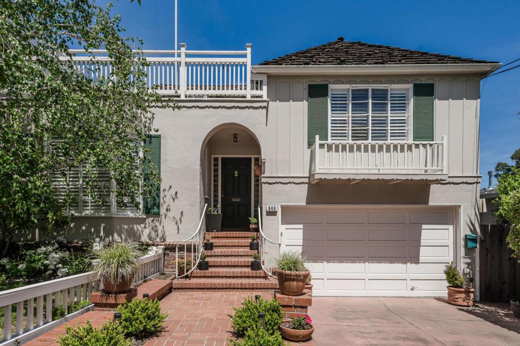 840 Edgehill Drive