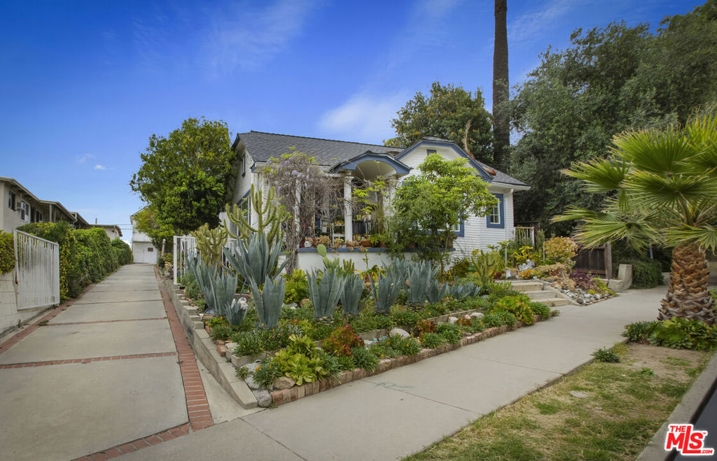 966 W Kensington Road