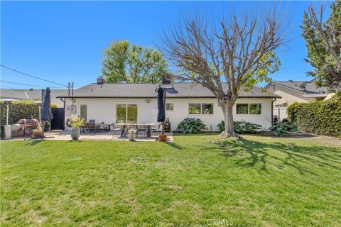 Tiny photo for 24131 Kittridge St, West Hills, CA 91307 (MLS # SR26046597)