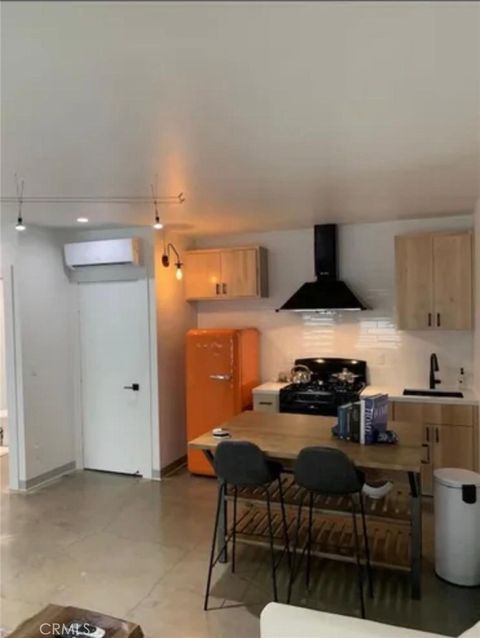 Tiny photo for 24131 Kittridge St, West Hills, CA 91307 (MLS # SR26046597)