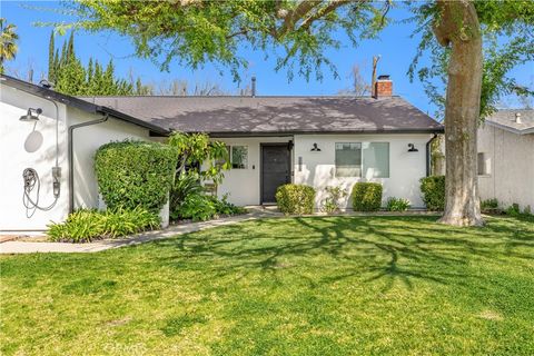 Tiny photo for 24131 Kittridge St, West Hills, CA 91307 (MLS # SR26046597)