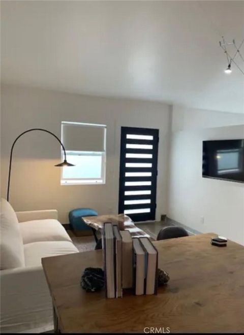 Tiny photo for 24131 Kittridge St, West Hills, CA 91307 (MLS # SR26046597)