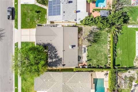 Tiny photo for 24131 Kittridge St, West Hills, CA 91307 (MLS # SR26046597)