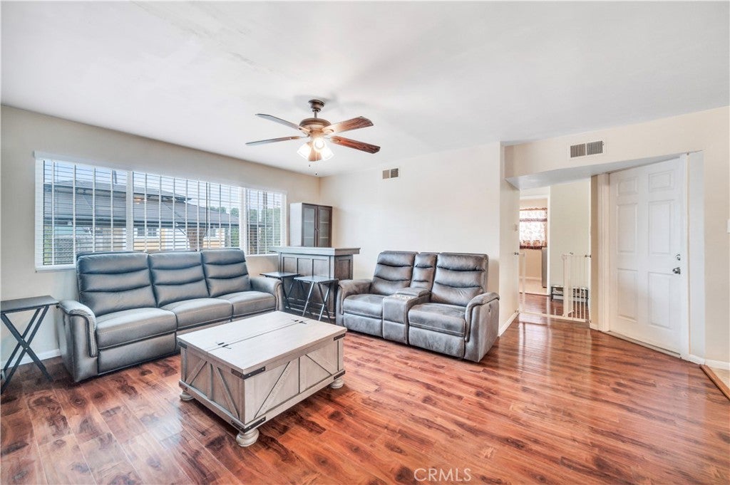 811 W Poplar Street
