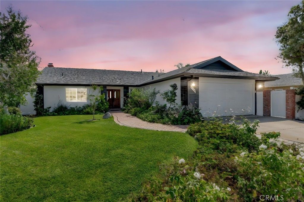 Photo of 9172 Carrolltown Drive, Huntington Beach, CA 92646 (MLS # OC26015120)