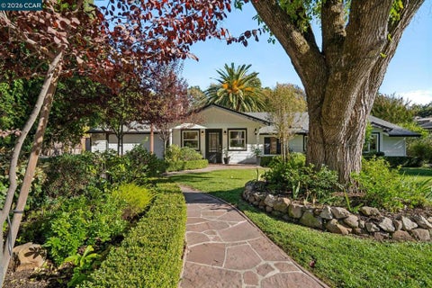 Photo of 1154 Robles Ct CT, Lafayette, CA 94549 (MLS # 41151949)