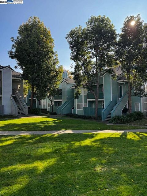 Photo of 303 Dursey Dr Dr, Pinole, CA 94564 (MLS # 41119207)