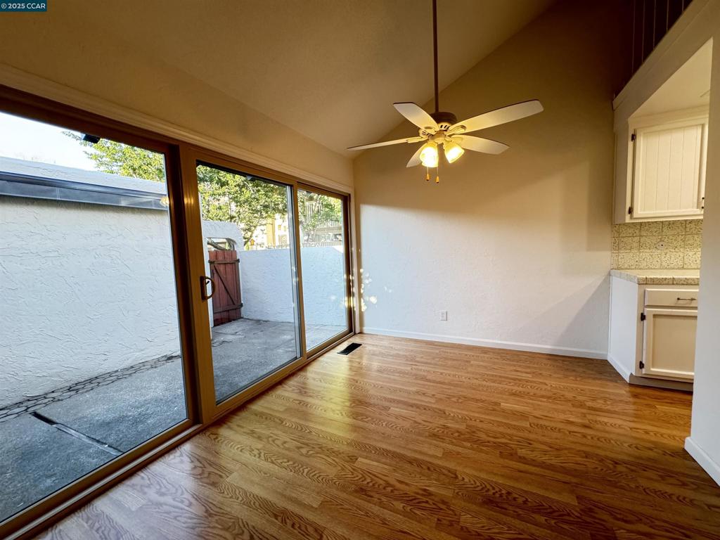 CASITASDEG - Residential Lease