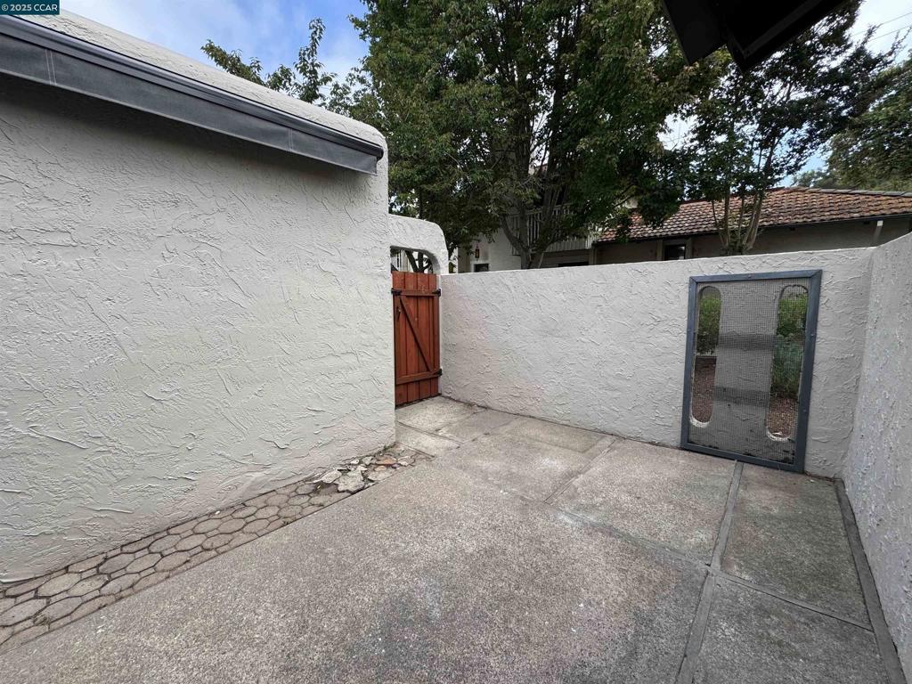 CASITASDEG - Residential Lease