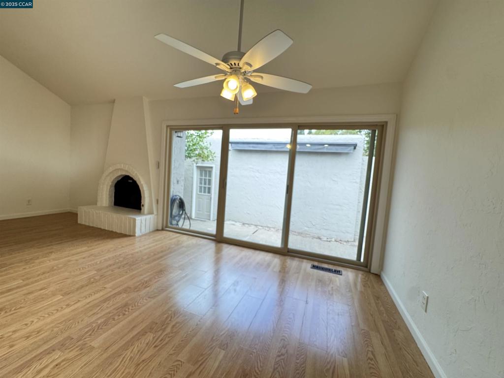 CASITASDEG - Residential Lease