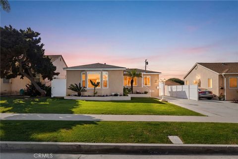 Photo of 2046 W 112th St, Los Angeles, CA 90047 (MLS # CV26059938)