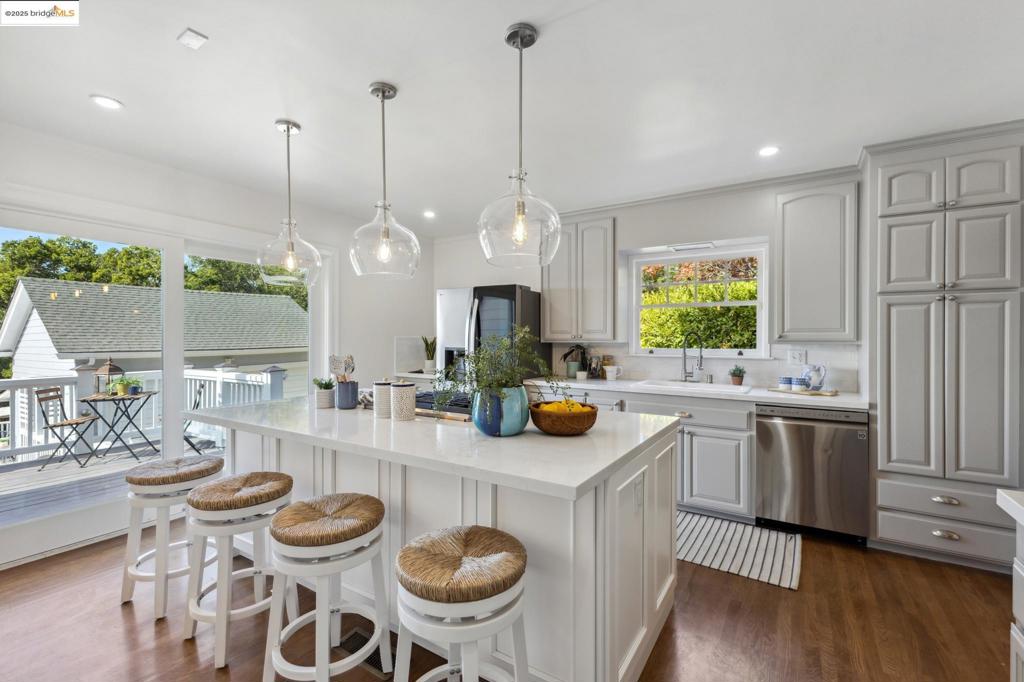 LINCOLN HEIGHTS - Residential