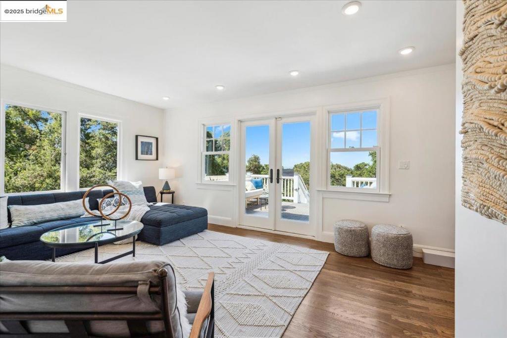 LINCOLN HEIGHTS - Residential