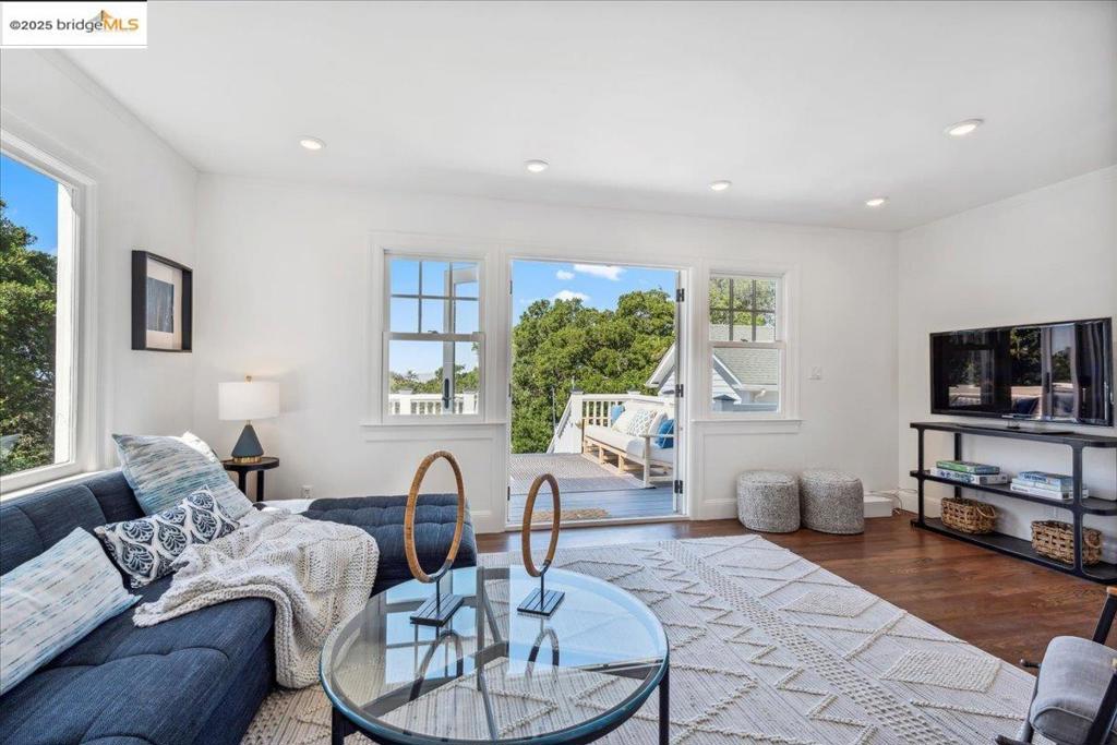 LINCOLN HEIGHTS - Residential