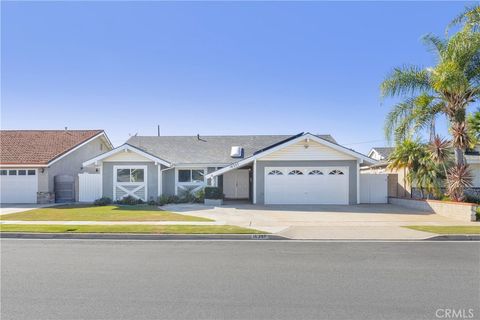 16357 Spruce Fountain Valley CA 92708