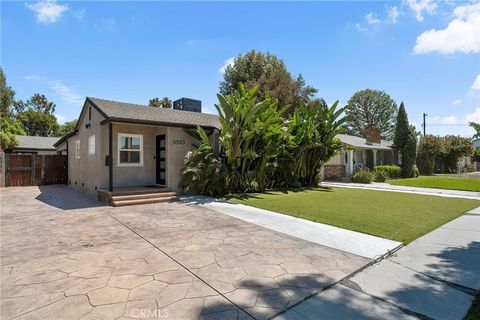 Photo of 5330 Natick Ave, Sherman Oaks, CA 91411 (MLS # SR26086017)