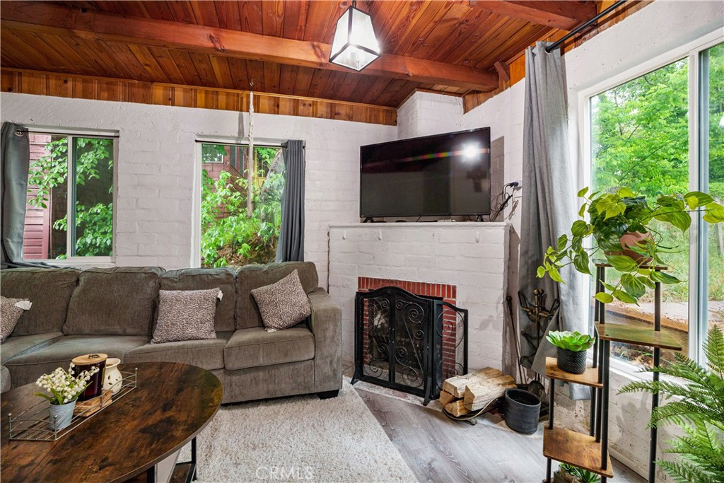 423 Forest Lane