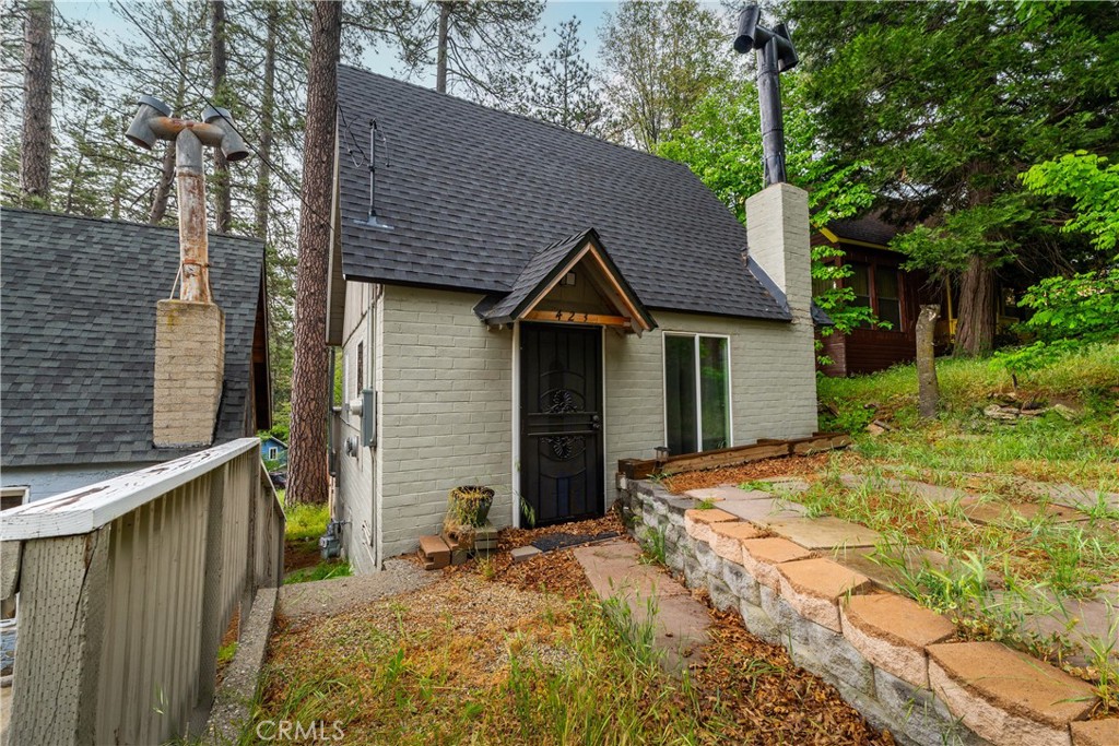 423 Forest Lane