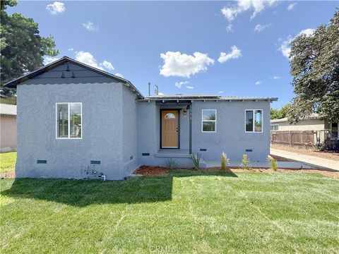 Photo of 1008 W 134th Place, Compton, CA 90222 (MLS # IG26080956)