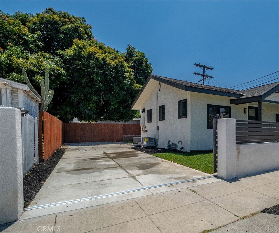3516 Montclair Street
