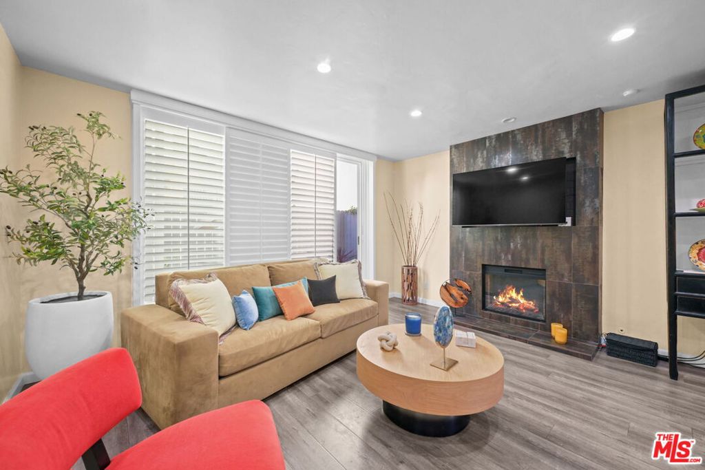 5951 Canterbury Drive 20