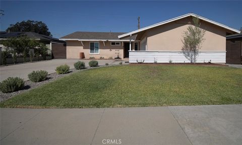 Photo of 1725 W Carlton Pl, Santa Ana, CA 92704 (MLS # OC25244303)