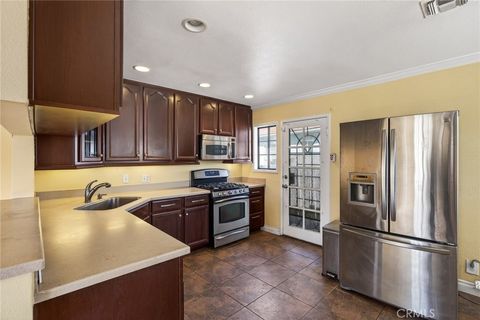 5021 Brayton Long Beach CA 90807