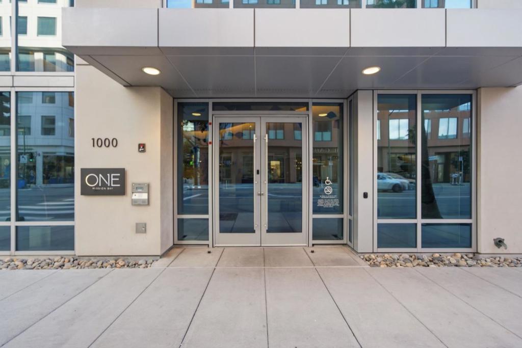 1000 3rd Street 811