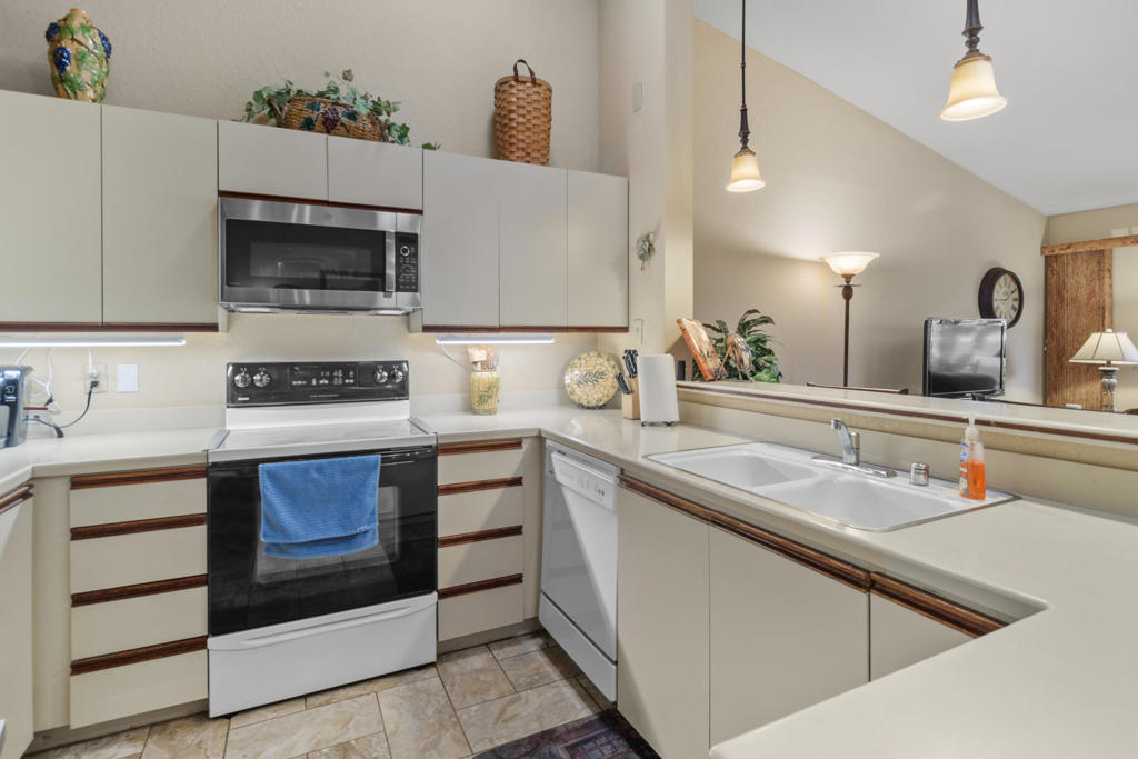 Woodhaven Country Cl - Residential