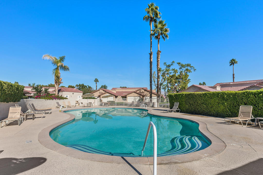 Woodhaven Country Cl - Residential