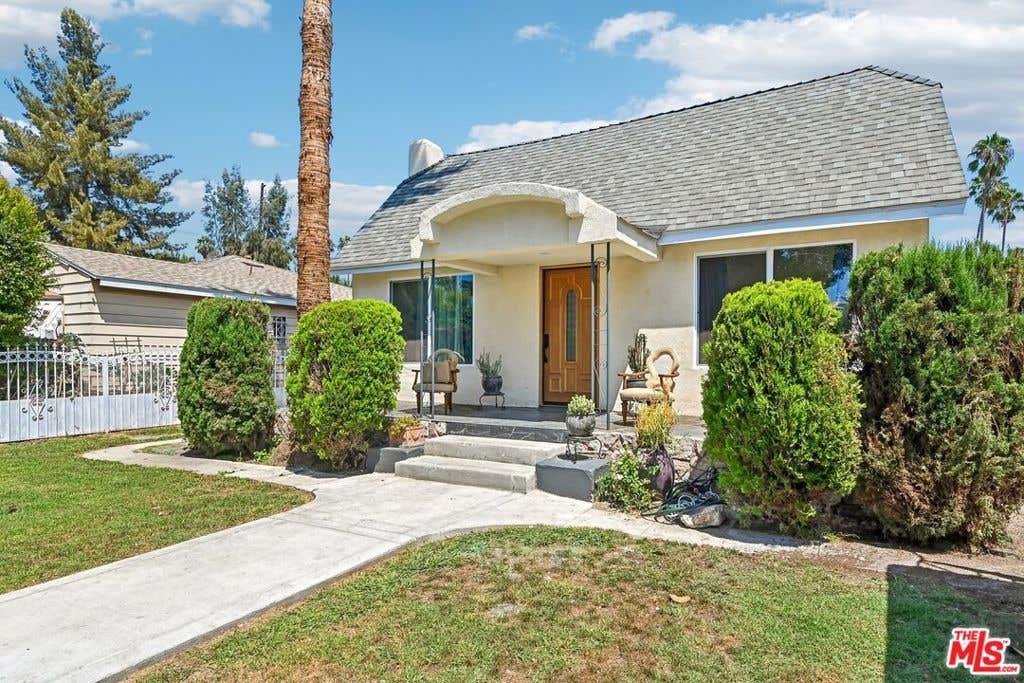 Photo of 4806 7th Avenue, Los Angeles, CA 90043 (MLS # 26872881)