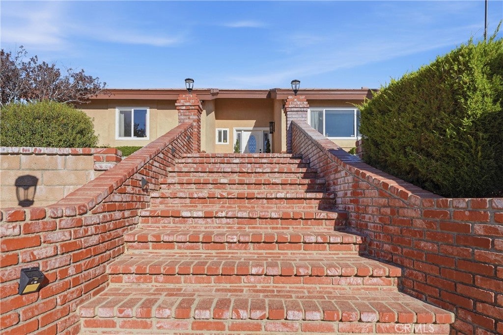 32026 163rd E