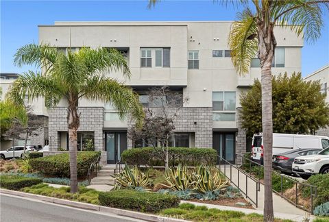 1683 Superior Costa Mesa CA 92627